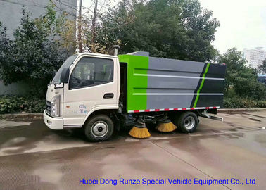 China Mini de Weg Schoonmakende Vrachtwagen van KAMA met 4 Borstels, Vrachtwagen Opgezette Veger leverancier