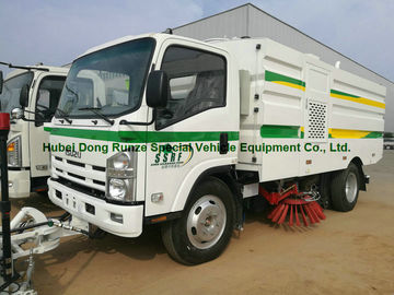 China Multifunctionele ISUZU-Road Schoonmakende Vrachtwagen, de Vacuümvrachtwagen van de Bezemveger leverancier