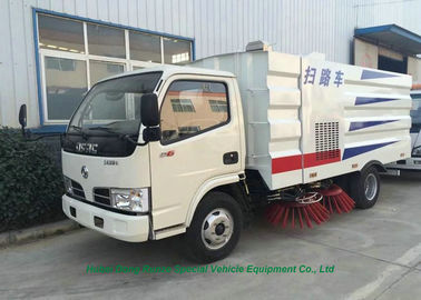 China Opgezette Vacuüm de Straatveger van DFAC Vrachtwagen met Schoonmakende Borstels4000l Afval leverancier