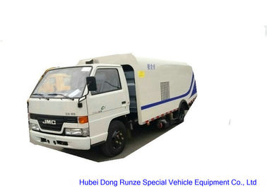 China Vacuüm de Straatvegervrachtwagen van JMC 4X2, Straat Schonere Vrachtwagen met Hoge drukwater leverancier