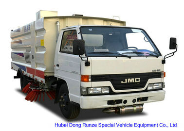 China Opgezette de Weg Vegende Machine van JMC Vrachtwagen met 4 Borstels 5,5 Cbm Afval 1,5 Cbm Water leverancier