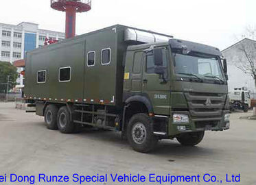 China HOWO-het Kamperen Vrachtwagen 20 - 28 Personeelsleden met Slaapbed, Verlengbare Slaapzaal leverancier